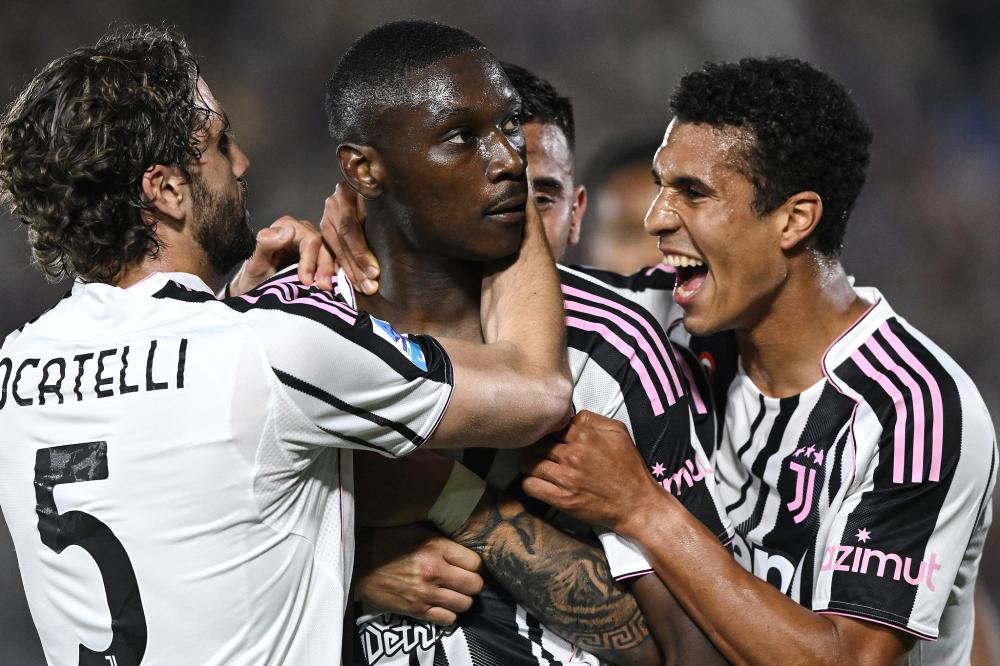 德媒报道阿森纳关注巴奥亚：近期不在最佳状态的德甲最快边锋